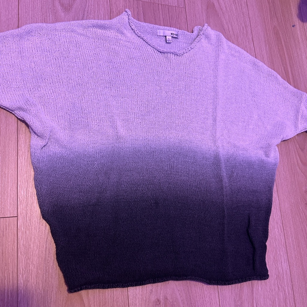 WD.NY Women's V-Neck Gradient Sweater - Black and Gray